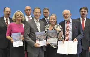 Partner im Mietenbündnis: Land Berlin und städtische Wohnungsbaugesellschaften; Foto: Landesarchiv